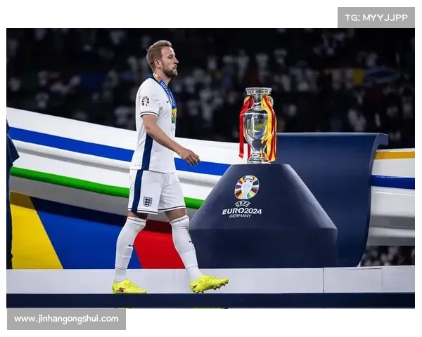 凯恩从初次披英格兰战袍到国家队核心的成长与荣耀历程